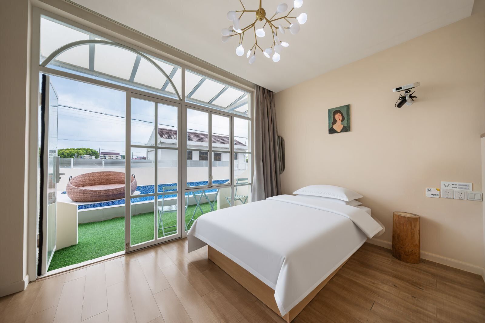 Superior-Maisonette, Blick auf den Innenhof | Ausblick vom Zimmer