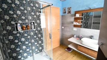Comfort Apartment | Bilik Mandi | Sabun, syampu, tisu tandas