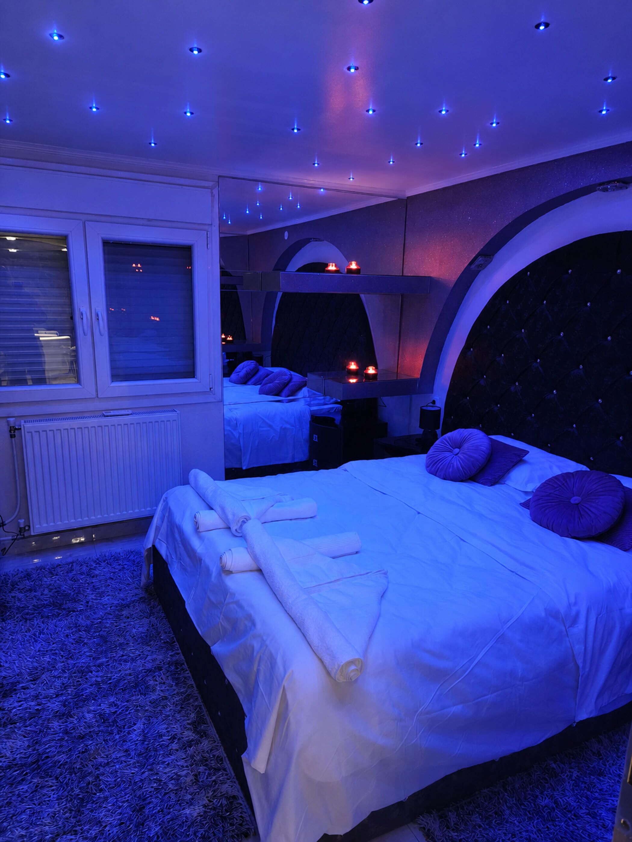 Iron/ironing board, travel cot, WiFi, bed sheets