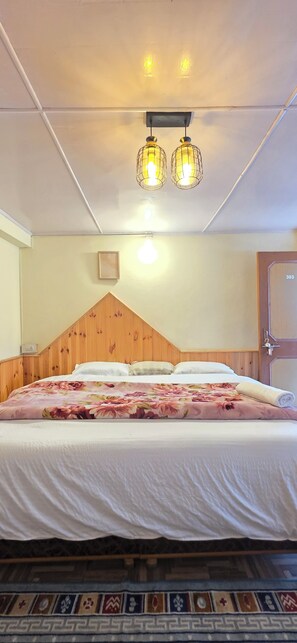 Habitación doble Deluxe, balcón | Wifi gratis 