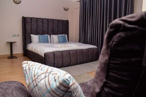 3 quartos, ferros/tábuas de passar roupa, Wi-Fi, roupa de cama