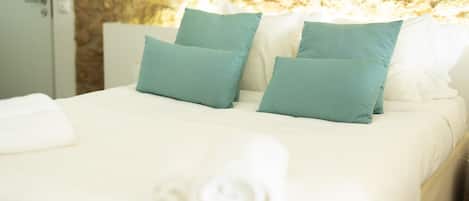 WiFi, bed sheets