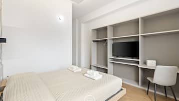 1 bedroom, iron/ironing board
