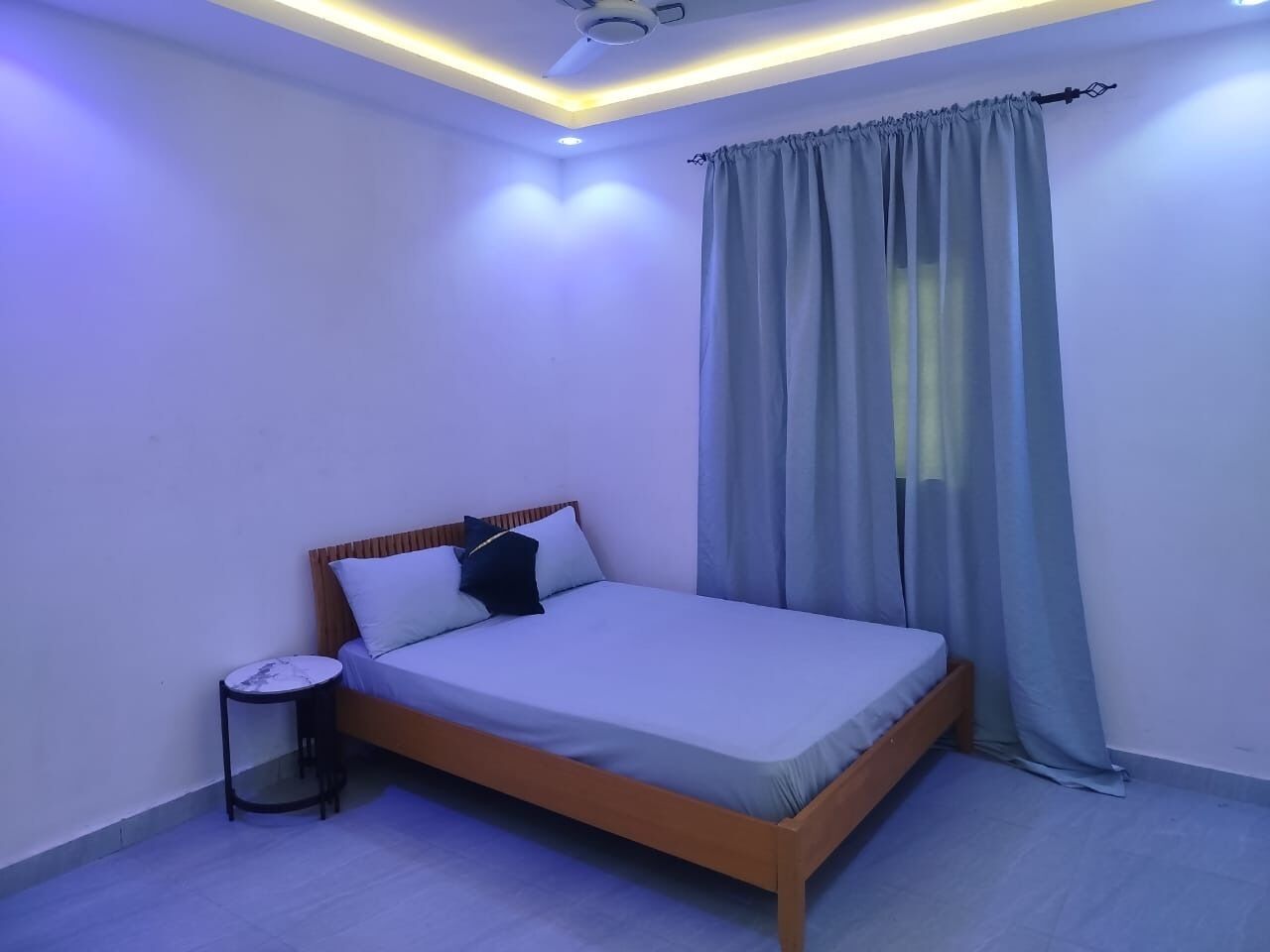WiFi, bed sheets, wheelchair access