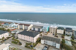 Exterior - Pet friendly 3 bedroom 3 bath OF condo. Windy Hill. Outdoor pool. Sleeps 8 (North Myrtle Beach)