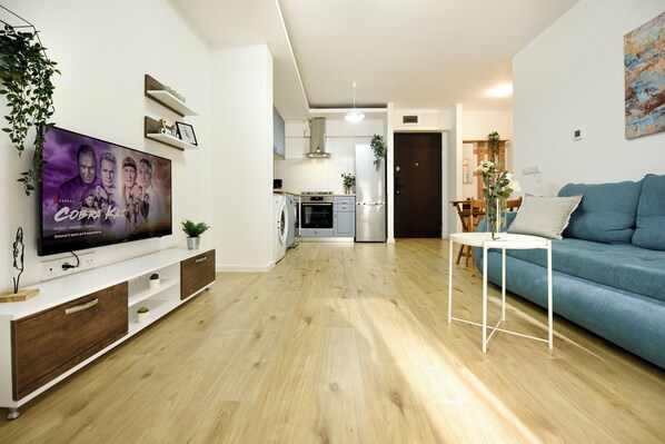 Comfort Apartment, 1 Bedroom, Non Smoking | Living area - Urban Heaven in Aviatiei Business Area (București)