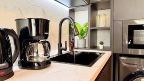 Comfort Apartment, 1 Bedroom, Non Smoking | Private kitchen - Urban Heaven in Aviatiei Business Area (București)