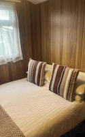 1 quarto, roupa de cama