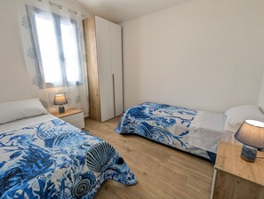 Iron/ironing board, WiFi, bed sheets - Private owned Apartment with Spectacular Sea View in La Caletta Sardinia - 2 bedrooms 3 beds 1 bath (La Caletta)
