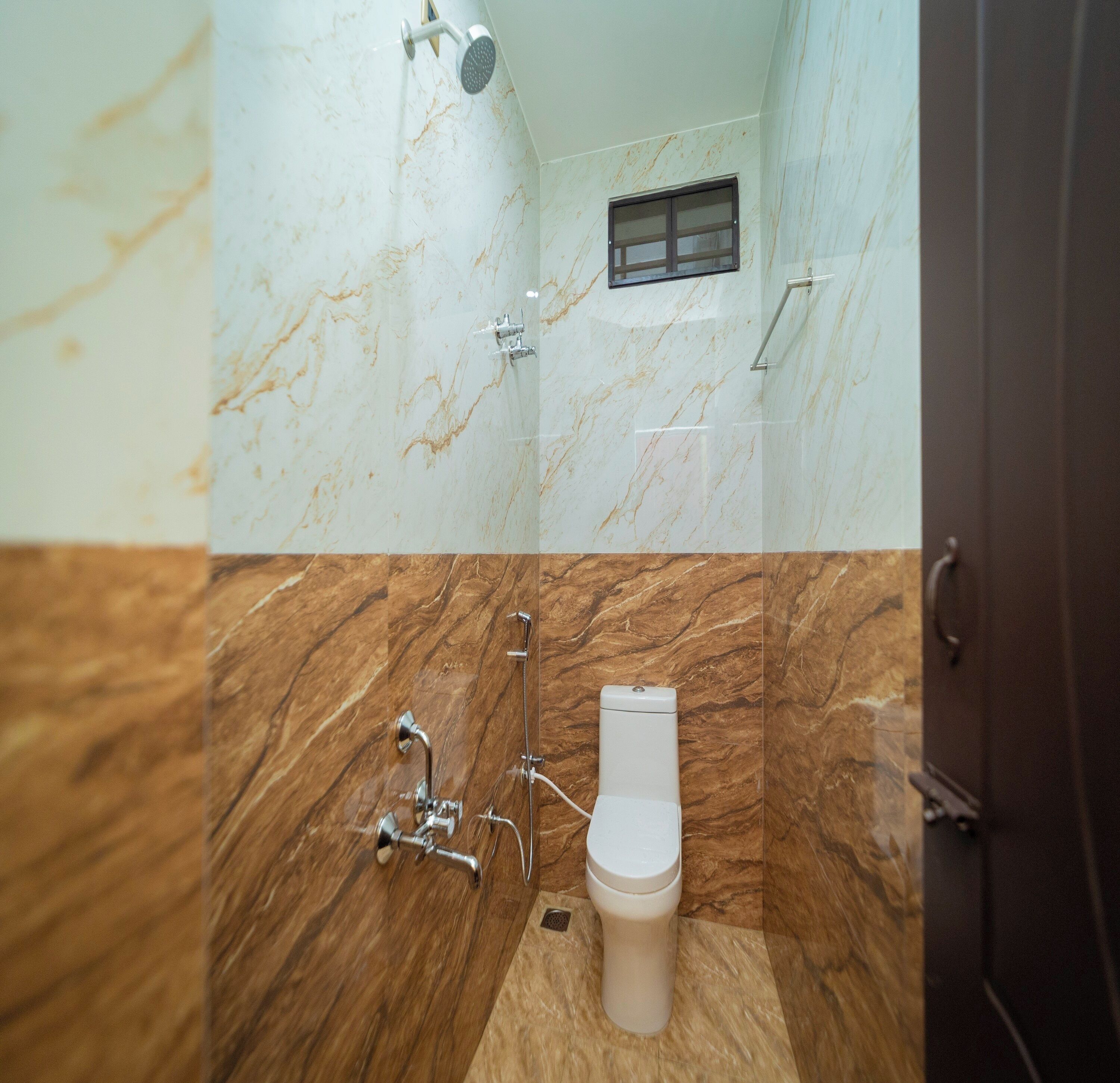 Standard Room | Bathroom