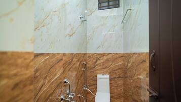 Standard Room | Bathroom