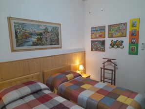 3 bedrooms, iron/ironing board, WiFi, bed sheets - 10 minutes from Lucca, 130 sq. m. apartment with garden, pets dom. allowed (Capannori)
