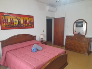 Iron/ironing board, WiFi, bed sheets - Vrbo Property (Capannori)