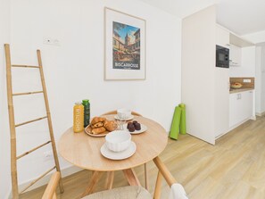 Dining - Le Fish - studio for 3 - shared pool (Biscarrosse)
