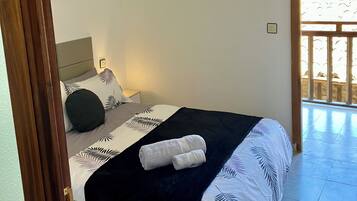 5 bedrooms, iron/ironing board, travel cot, free WiFi