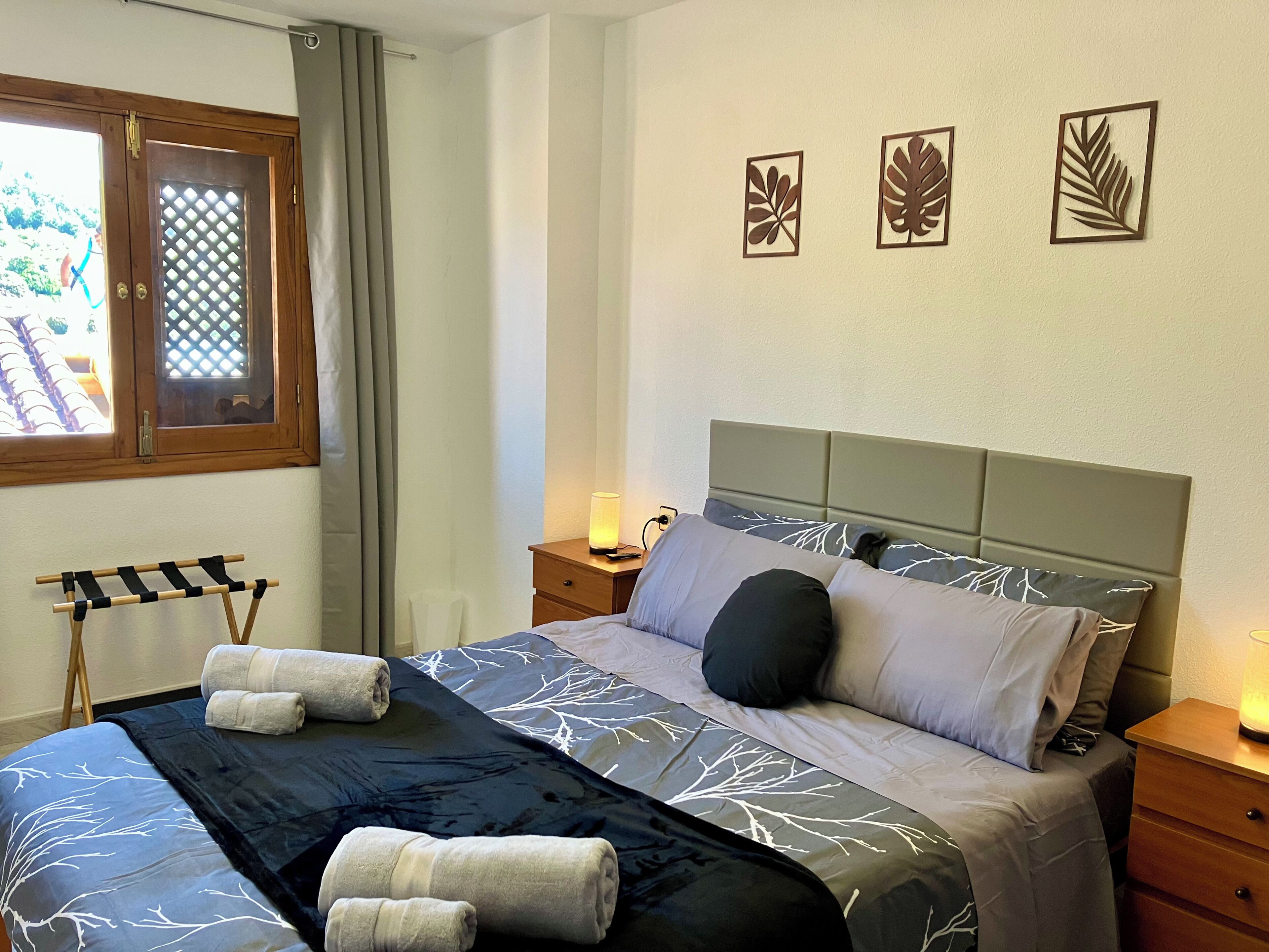 5 slaapkamers, een strijkplank/strijkijzer, reisbedje, gratis wifi