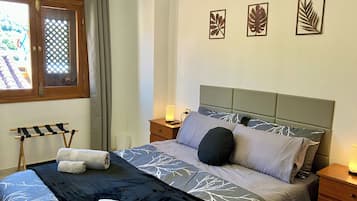 5 slaapkamers, een strijkplank/strijkijzer, reisbedje, gratis wifi