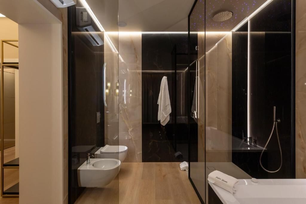 Deluxe Double Room | Bathroom
