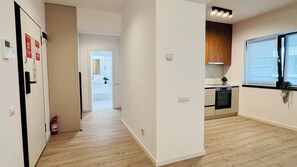 Deluxe Apartment, Non Smoking | Private kitchen - Crystal North Apartments Deluxe Comfort (Voluntari)