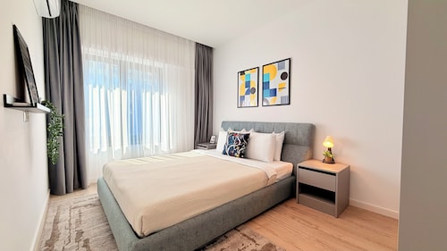 Crystal North Apartments Deluxe Comfort