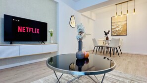Deluxe Apartment, Non Smoking | Interior
