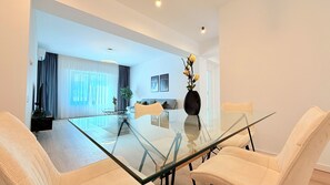 Deluxe Apartment, 2 Bedrooms, Non Smoking | Living area | 126-cm Smart TV with digital channels - Crystal North Apartments Deluxe Comfort (Voluntari)