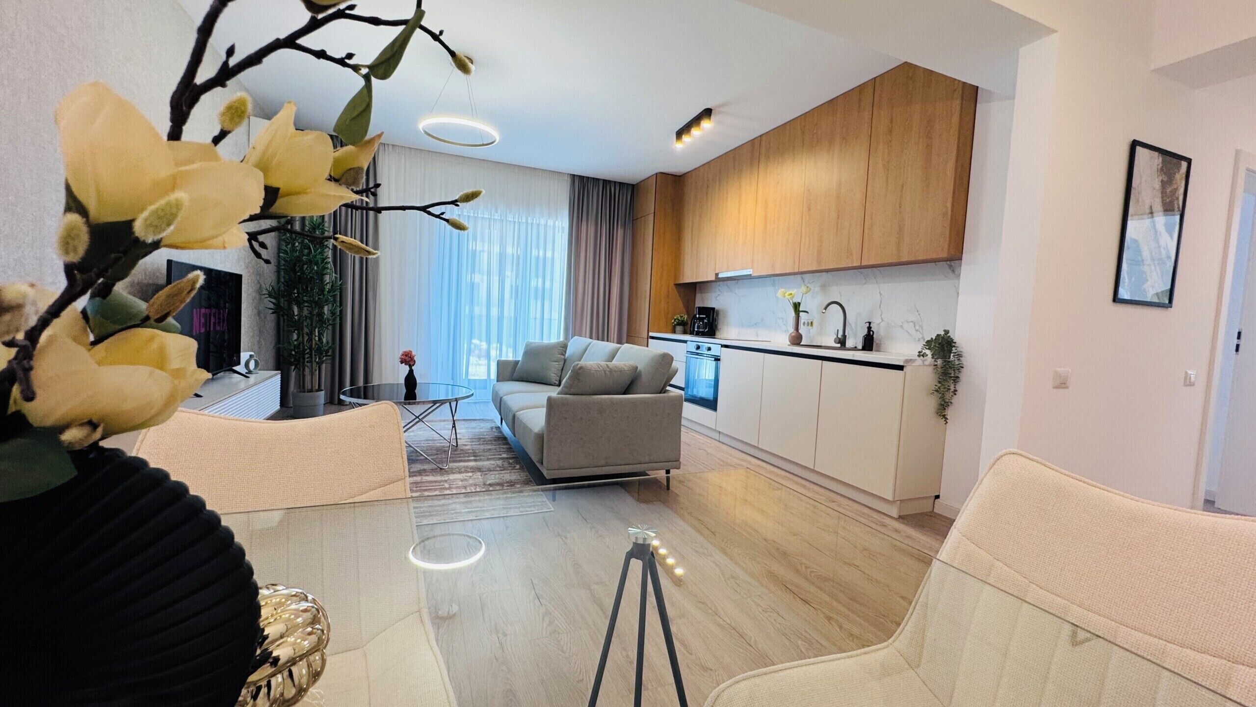 Deluxe Apartment, 2 Bedrooms, Non Smoking | Living area