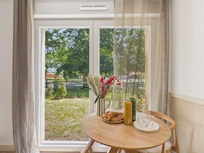 Dining - Le Nose Rider - studio for 3 - shared pool (Biscarrosse)