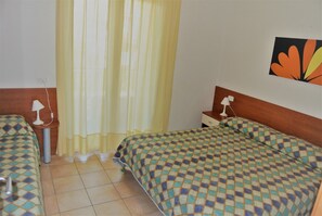 2 bedrooms - Cozy Accommodation Surrounded by Olive Trees (San Michele al Tagliamento)
