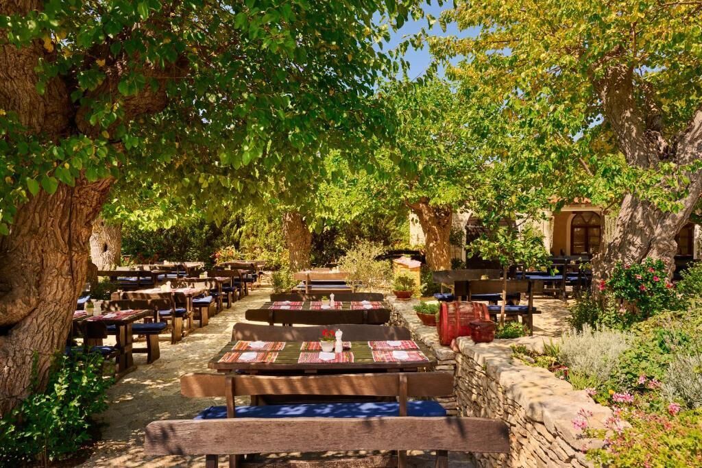 Tempat makan outdoor