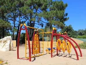 Children's area - Chalet AC, pets OK - 7 guests (Saint-Hilaire-de-Riez)