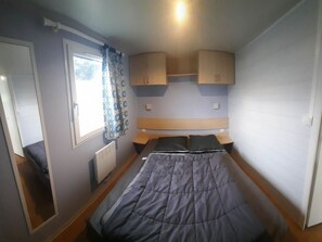 Free WiFi - Mobile home for 5 guests, pets welcome (Perros-Guirec)