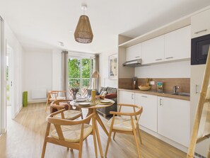Interior - Le Reef - apartment for 4 people - shared pool (Biscarrosse)
