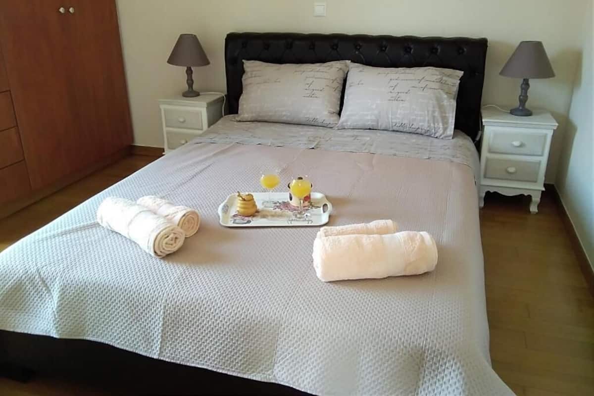 Comfort-Apartment, Balkon, Blick auf den Innenhof | Schallisolierte Zimmer, Bügeleisen/Bügelbrett, kostenloses WLAN