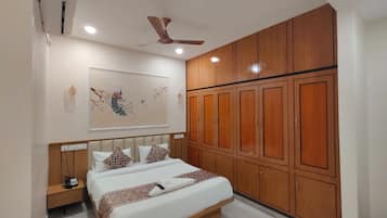 Deluxe Double Room, City View | Desk, soundproofing, iron/ironing board, free WiFi