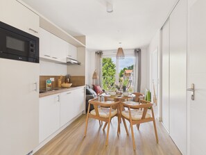 Dining - L'Ondée - apartment for 4 people - shared pool (Biscarrosse)