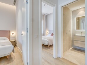 Free WiFi, bed sheets - Modern apartment near the marina - Estepona (Estepona)