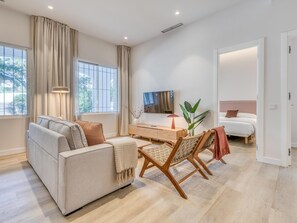 TV - Modern apartment near the marina - Estepona (Estepona)