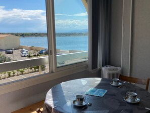 Dining - Apartment, parking - 4 guests, Channel view (Port Leucate)