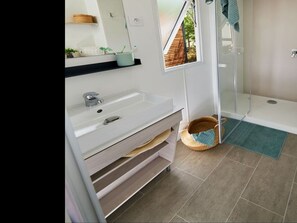 Bathroom - Charming mobile home, pets welcome - 4 guests (Saint-Point)