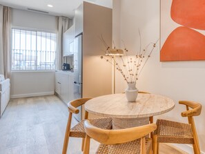 Dining - Modern apartment, port view - 2 guests (Estepona)