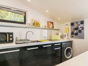 Fridge, microwave, oven