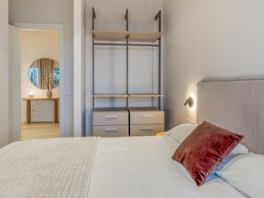 Free WiFi, bed sheets - Modern apartment in Estepona marina (Estepona)