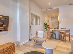Dining - Modern studio near marina - guests (Estepona)