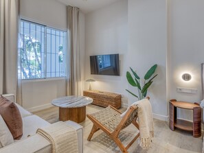 TV - Spacious Studio near the Marina - Estepona (Estepona)