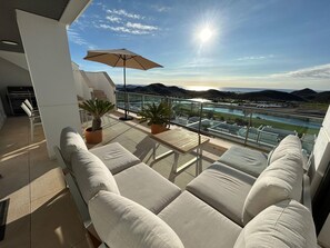 Outdoor dining - Comfortable apartment, terrace - 4 guests (San Juan de los Terreros)