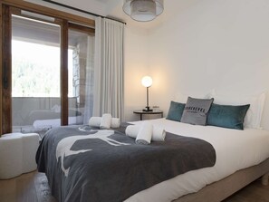 Free WiFi - Modern Apt 46m², Ski-In/Ski-Out, 4 Guests, Courchevel Moriond (Courchevel 1650)