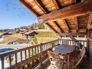 Outdoor dining - Spacious apartment with Wi-Fi - 6 guests (Les Gets)