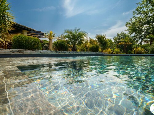 Villa 5 étoiles avec piscine chauffée, 4 ch. avec SDB privées et BBQ - Jusqu'à 12 pers.