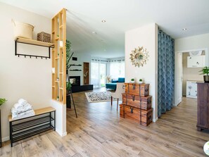 Interior - 5-Star Villa: Heated Pool, 24 people, near Parentis-en-Born lake (Parentis-en-Born)